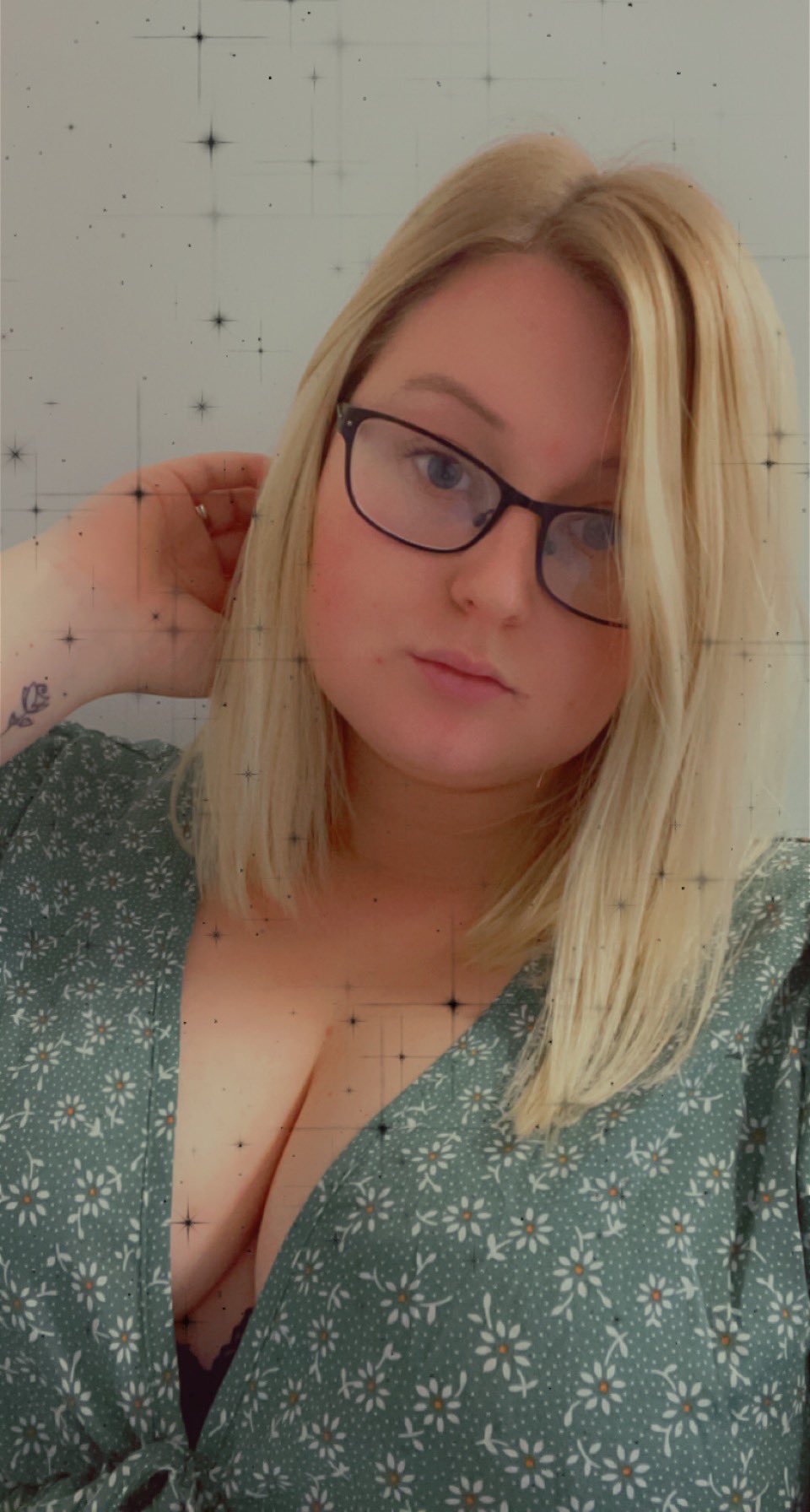 Now on insta ! 🙋🏼‍♀️ juicyjox0 I’ll FB everyone x https://t.co/yb95RxiI8k