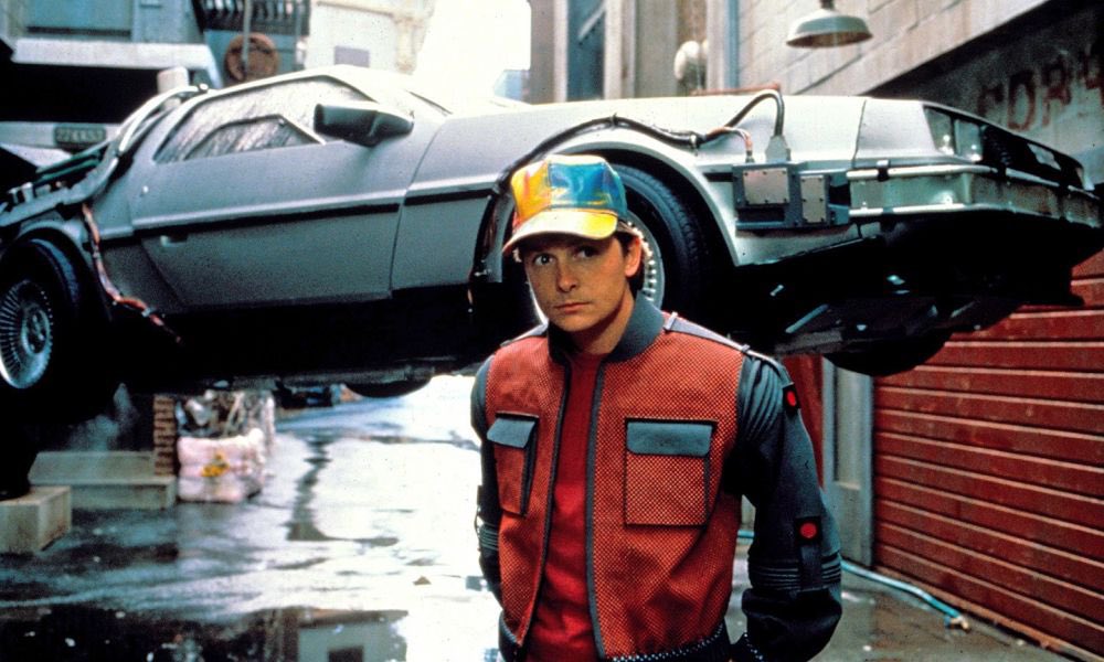 DiscussingFilm's tweet photo. 31 years ago today, ‘BACK TO THE FUTURE PART II’ released in theaters. https://t.co/khJiqvQvM6