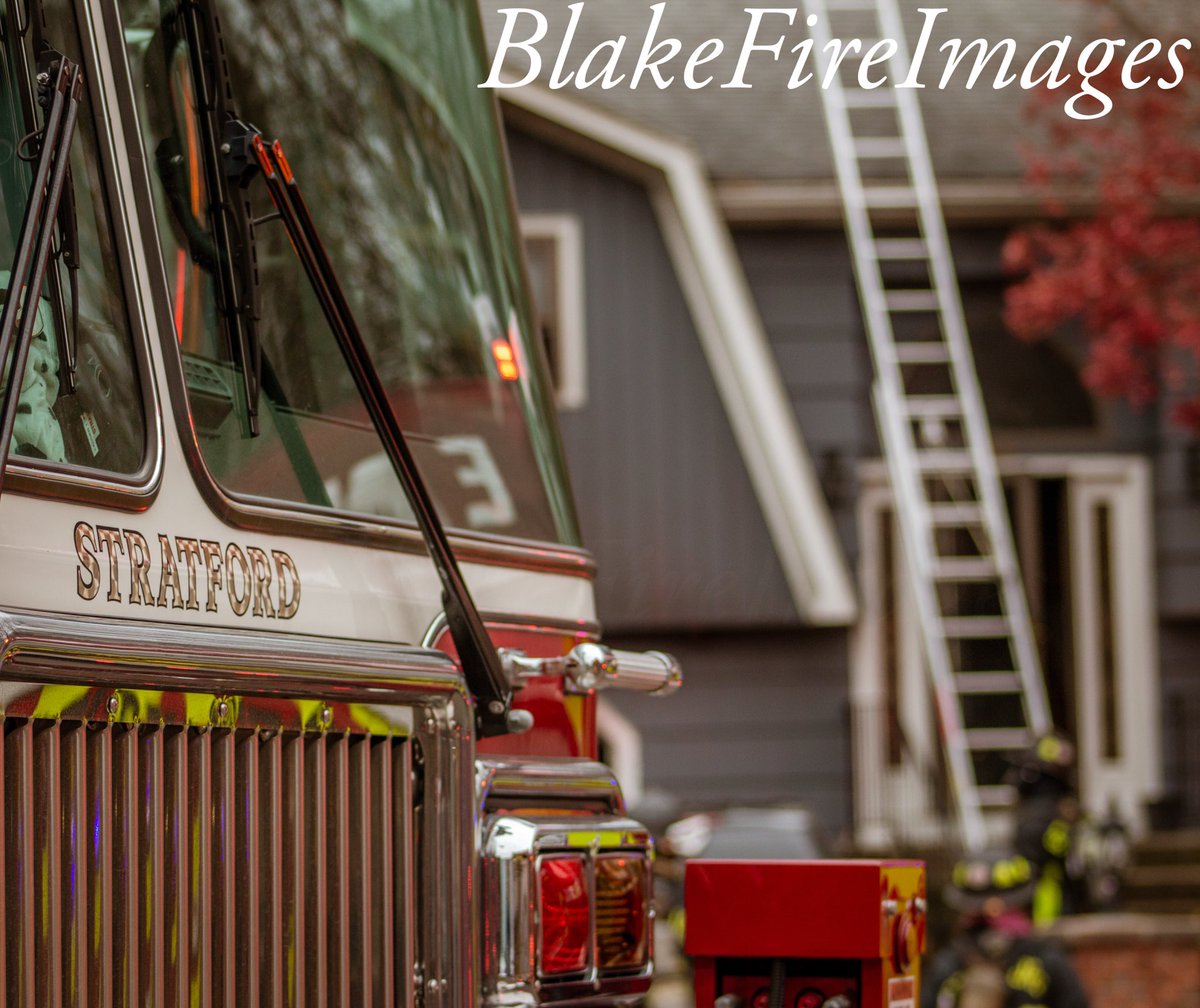 BlakeFireImages's tweet image. This afternoon @StratfordCTFire and @StratfordEMS1 responded to Mill Pond Circle for a working structure fire @ctfirephoto @News12CT @DoingItLocalcom @FirehouseNews @thefirenews @fireengineering