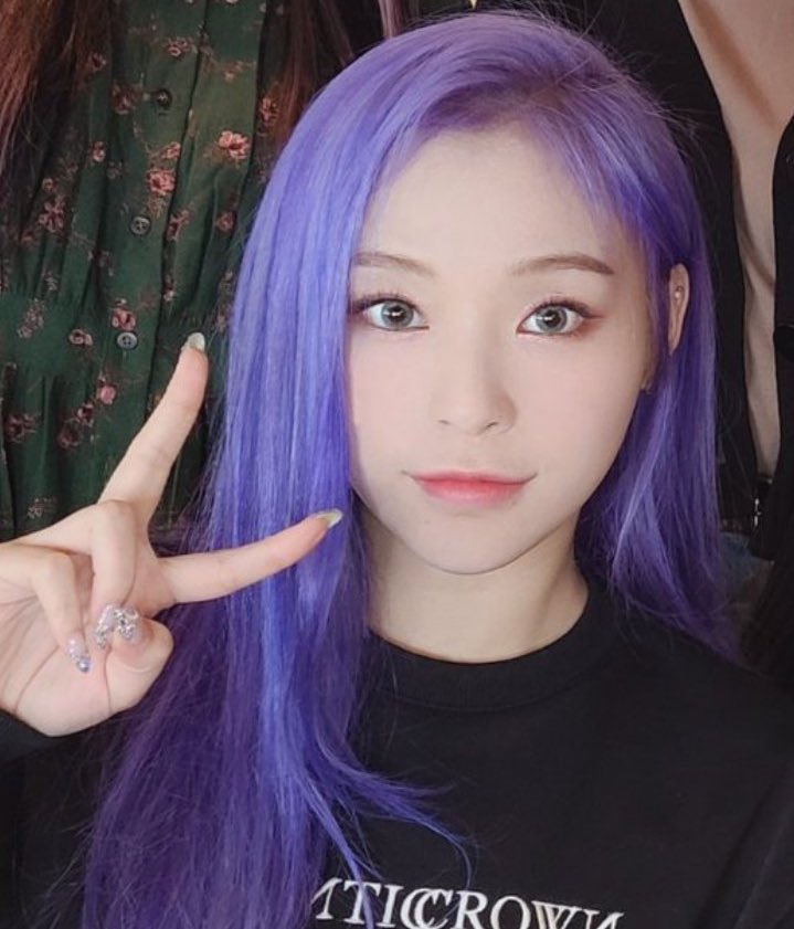 babyubi's tweet photo. no lo puedo superar, es que el morado es el color superior de gahyeon, no se acepta debate https://t.co/9eKilALQxG