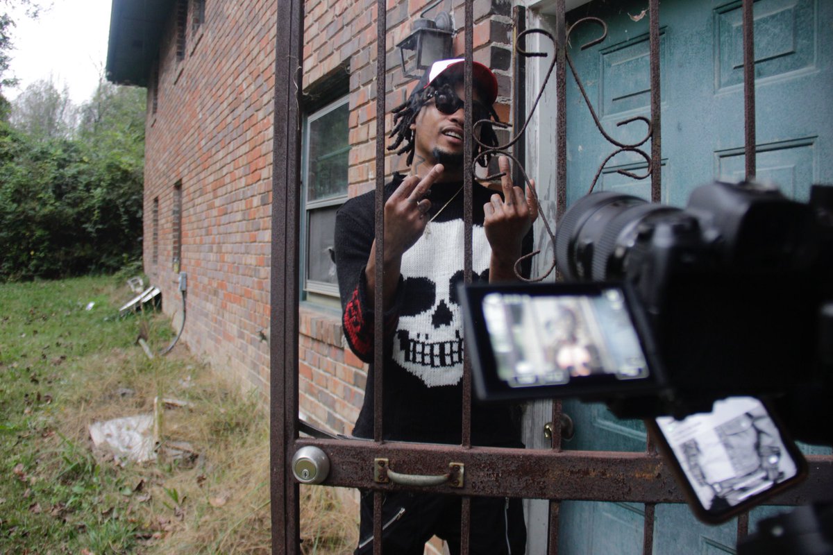 A Rock⭐️ isn’t a person that parties hard. A Rock⭐️ isn’t a person that execessively does drugs. A Rock⭐️ isn’t a person that have multiple women at one time. A Rock⭐️ is a person that doesn’t give a fuck bout what anybody in the room thinks. #CominSoon #IWishINeverTriedDrugs