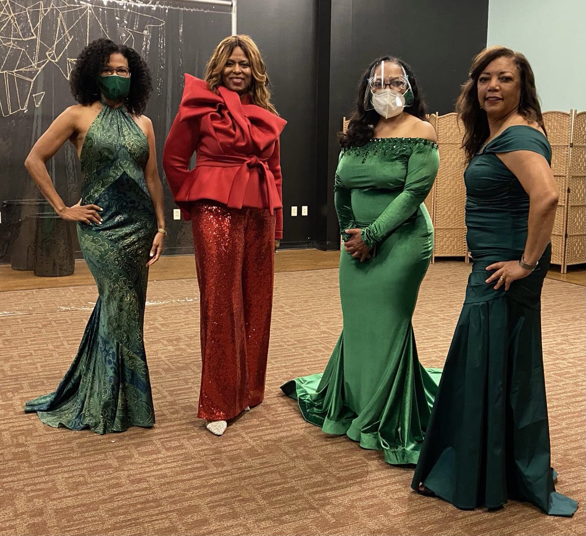donnaterrell_tv's tweet photo. Emceeing @littlerocklinks annual Holiday Jazz Brunch VIRTUAL Fundraiser! You can attend our Happy Hour December 4th 6PM Main Event December 5th 11AM.  It’s gonna be fabulous! For tickets email 
littlerockchapterlinks@gmail.com @calinksinc @linksinc @docrondaHT https://t.co/iut8oGcpg9