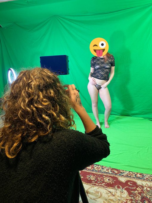 We are now booking models and hosting a safe place for ladies to film their solo projects or couples<a href="/tag/sexy"class="tags"><span>#sexy</span></a><a href="/tag/cosplay"class="tags"><span>#cosplay</span></a><a href="/tag/camgirl"class="tags"><span>#camgirl</span></a>