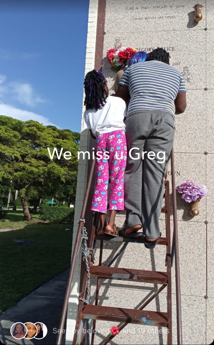 Poeticparadise_'s tweet photo. See wat we going through me and my siblings my mom had 6 of us we lost 2 siblings now it’s 4 of us we go through depression, ptsd, and anxiety to the point we not close anymore #longlivegreg #longlivenatasha we love you 🕊🕊 https://t.co/9m91uhFYfc