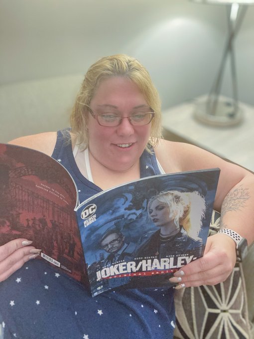 Nice little bedtime story! Enjoying the Black Label series of books.  #batman #batmanvsuperman #BatmanvsSuperman<a href="/tag/joker"class="tags"><span>#joker</span></a><a href="/tag/batman"class="tags"><span>#batman</span></a><a href="/tag/batmanvssuperman"class="tags"><span>#batmanvssuperman</span></a><a href="/tag/harleyquinn"class="tags"><span>#harleyquinn</span></a>