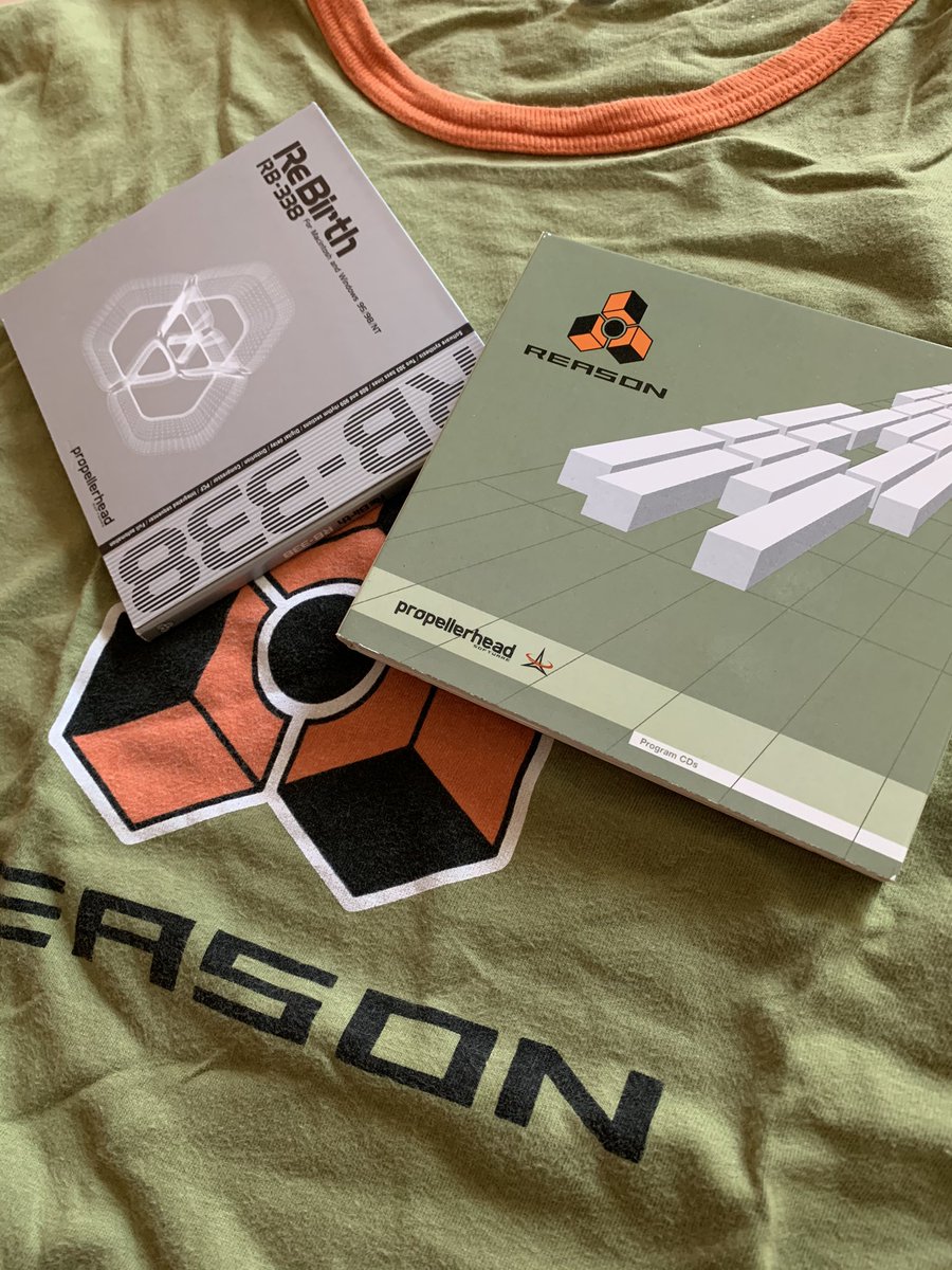 Tesagrechaff's tweet image. Reason 20周年なんだね。
Version1〜2を使ってました。最初の頃は意味もなく背面を見て喜んでいたっけ。もうVersion11だもんね。Version11から再び使い始めたけど、今はVSTプラグインとして使う感じですね。
ReBirthは今ではもう懐かしい存在。
#reason #propellerhead #rebirth #rb338