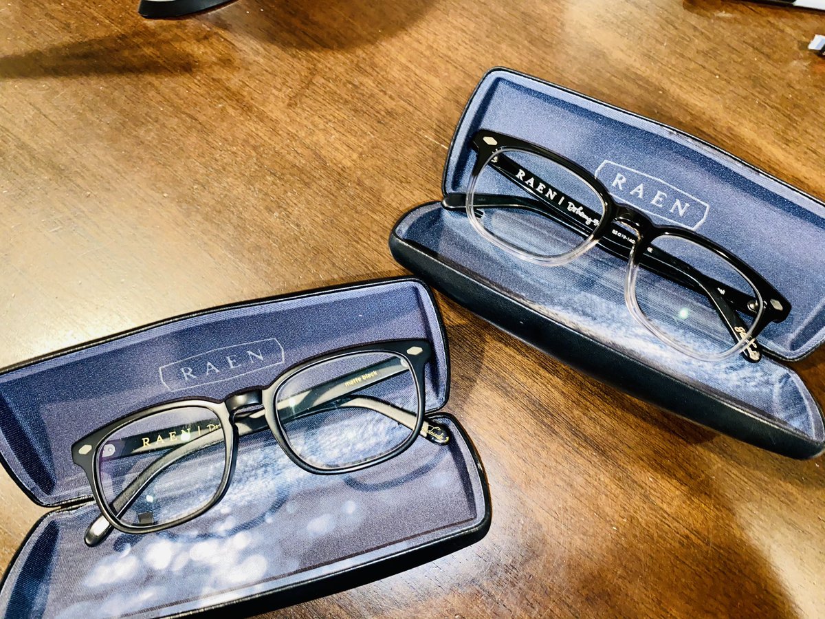 RaoulMartinezTV's tweet image. Matte black glasses or horn-rimmed glasses for this week?  
RT for black. 
Like for horn-rimmed.   
@raen_optics #MadeInSanDiego