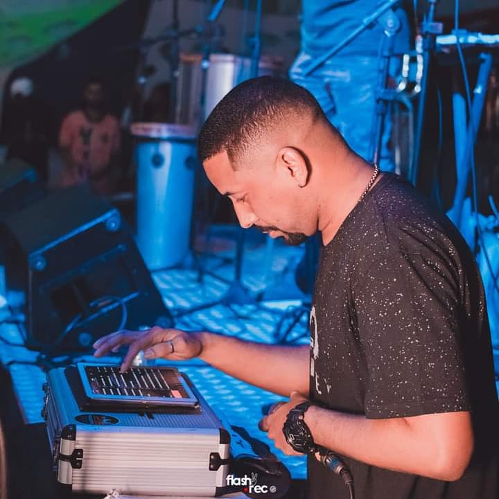 DjMk_Coringa's tweet photo. A persistência é o caminho do êxito. O sucesso nasce do querer, da determinação e persistência em se chegar a um objetivo. Mesmo não atingindo o alvo, quem busca e vence obstáculos, no mínimo fará coisas admiráveis.
#DjMk
#2MProduções https://t.co/zlzlfMwnQG