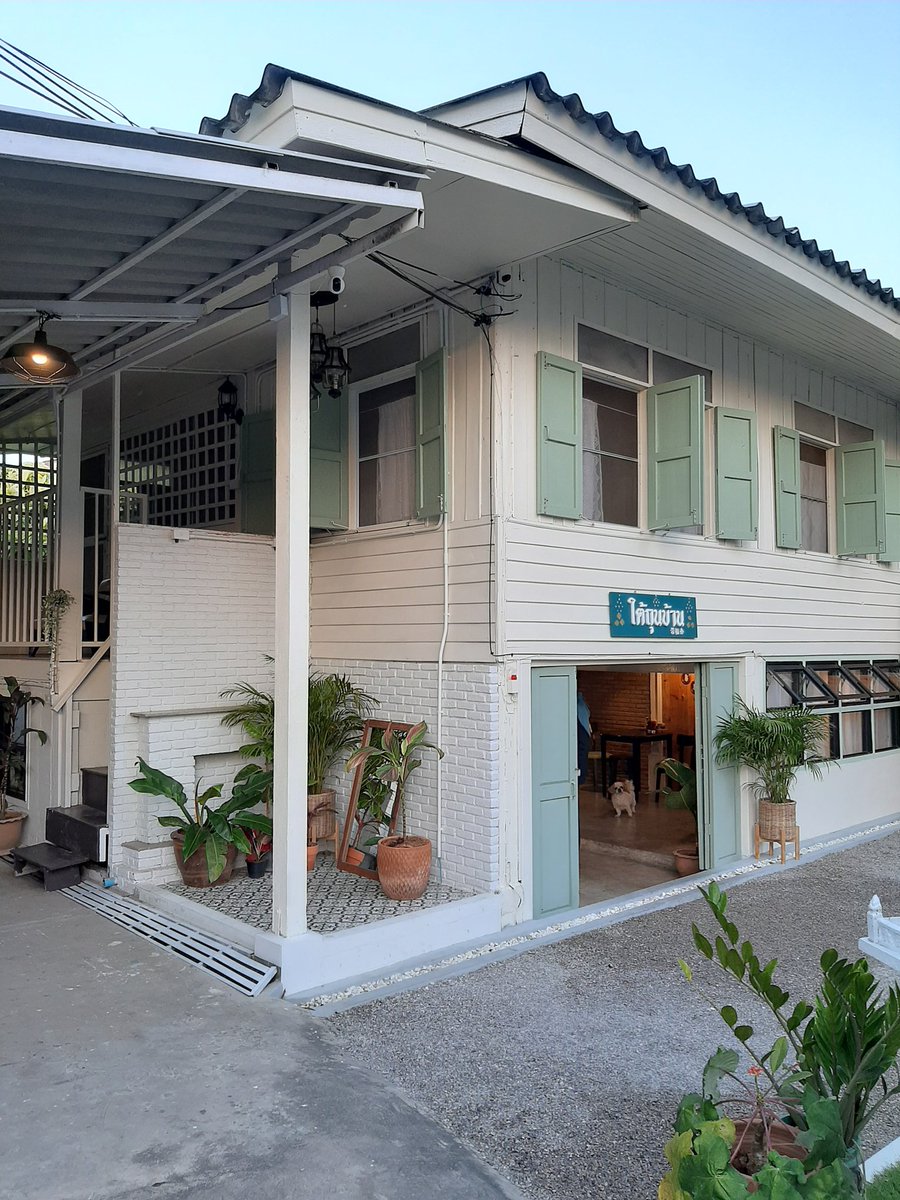 OrTravellia's tweet photo. 🏡ใต้ถุนบ้าน
🚩ช้างม่อย
ร้านน่ารักมาก อบอุ่นเหมือนอยู่บ้าน
มุมถ่ายรูปเริ่ด ราคาอาหารค่อนไปทางสูงเล็กน้อยเมื่อเทียบกับปริมาณ
รสชาติปานกลาง เน้นเอาบรรยากาศมากกว่า
ลองไปดูกันน้าา มีหมาน้อยน่ารักด้วย555
#รีวิวเชียงใหม่ #reviewchiangmai https://t.co/ptQSkreO8i