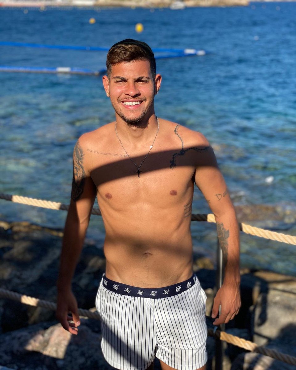 goalg0ys's tweet photo. Bᴇᴀᴜᴛɪᴇꜱ ɪɴ ᴛʀᴜɴᴋꜱ.😋🩳

#youngsoccers #hotfootballers #guysintrunks #sexyguys #hotguys https://t.co/8eMmhrQ9Nu