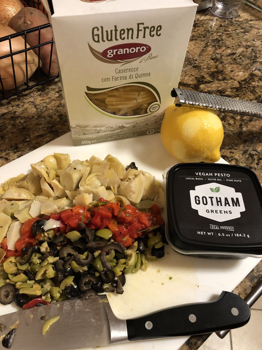 AllisonLBarry's tweet photo. @gothamgreens your vegan pesto gave my gf pasta life tonight! https://t.co/CwRcpxVY6O