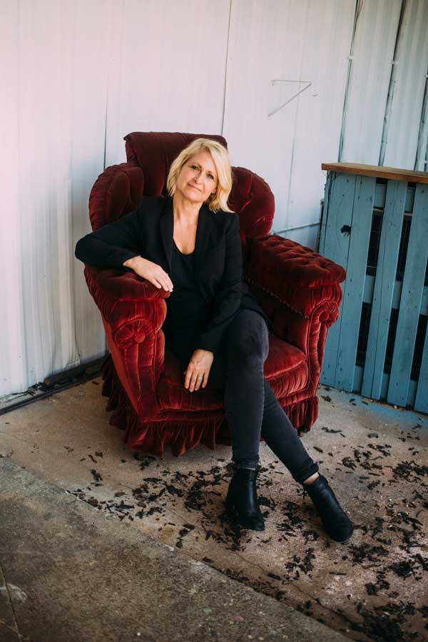 roswellreads's tweet photo. #RoswellReads website has an interesting interview with Emily Carpenter, author of Reviving the Hawthorn Sisters. Check it out!  https://t.co/eoizxYG6uW https://t.co/pMx6uwiAUw