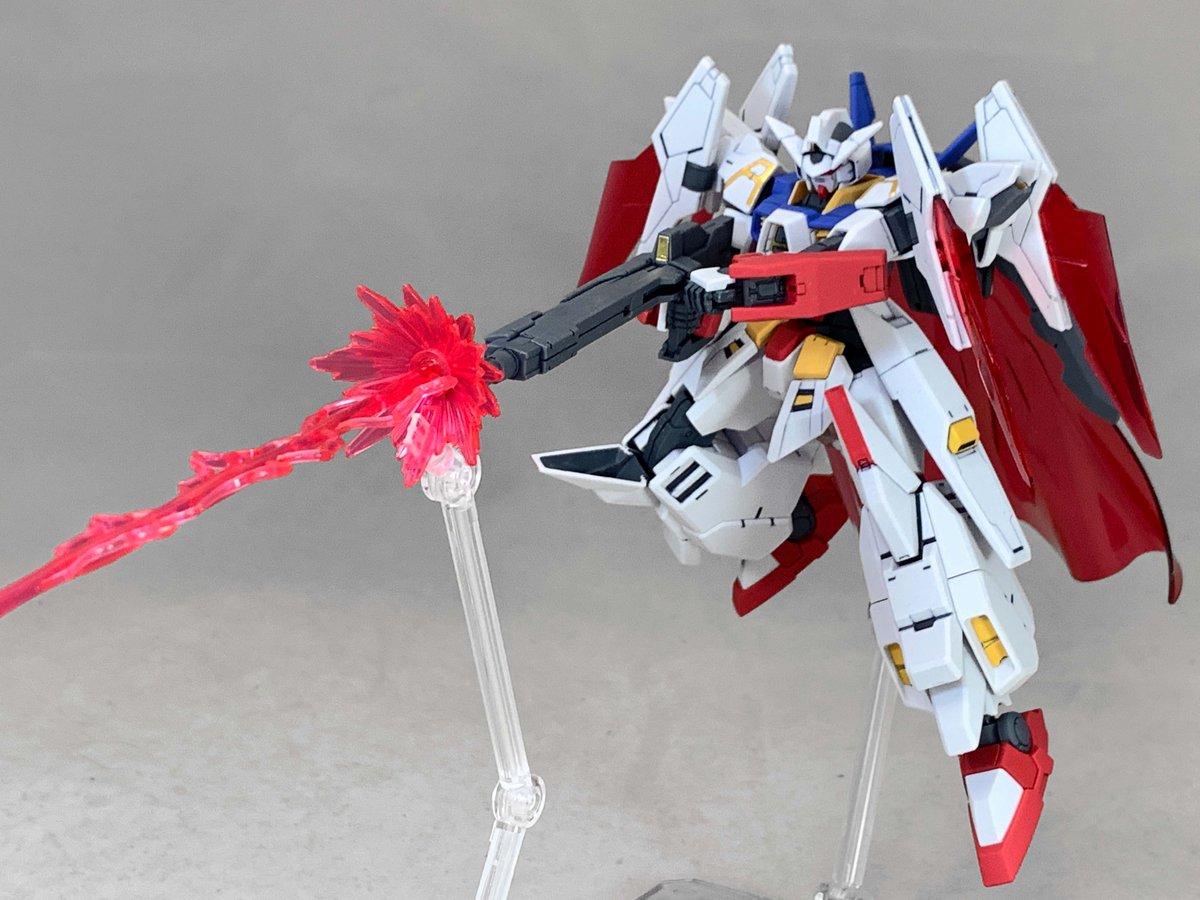 F A たちばな A Twitteren トライエイジガンダム の主武装トライドッズライフルは銃身の向きを変えモード切替 銃撃エフェクトはスタンド付き マズルフラッシュとビームは複数付属し組換が可能 カードを持つ手首パーツには ガンダムトライエイジ のロゴ入シール