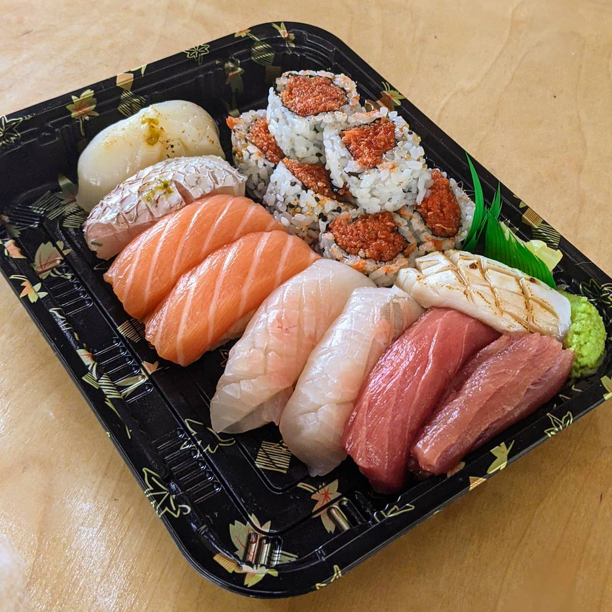 plsGetTheBread's tweet photo. Today's sushi cravings satisfied. Bubblefish is one of my favorite spots but they don't deliver to my area on grubhub anymore (not sure if they still do in general?) Anyway, I had to grab some since I was in Chinatown…

📸 https://t.co/jO1Kjszggj via https://t.co/QgeA1VhXK4 https://t.co/lV9i0yRP9t