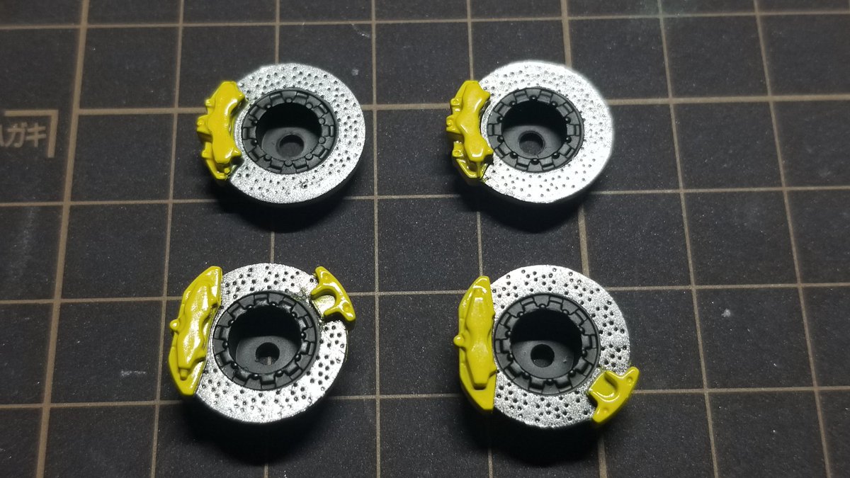 FUJIMI 1/24 FERRARI F430
ディスクブレーキの塗り分けをしました。
キャリパーの指定色は赤色でしたがボディが赤色なのでイエローにしました。
#プラモデル
#カーモデル
#FERRARIF430
#フジミ https://t.co/LWaCWm8zxJ