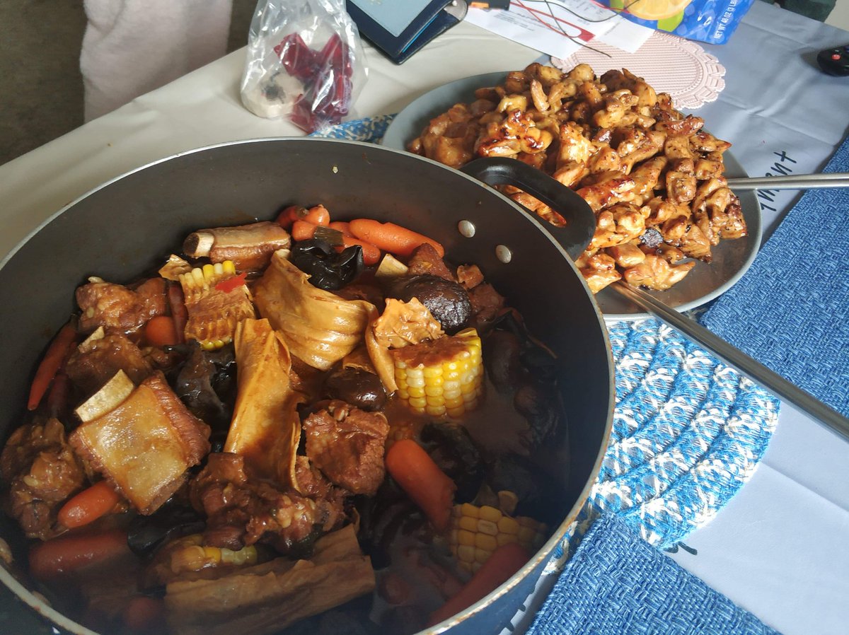 LinYezhe's tweet photo. Quality time.
#chinesefood #lesian #lifeoflesbians #asianlesbian #lesgirl #authentic #food #doomies https://t.co/Q2kzViWE61