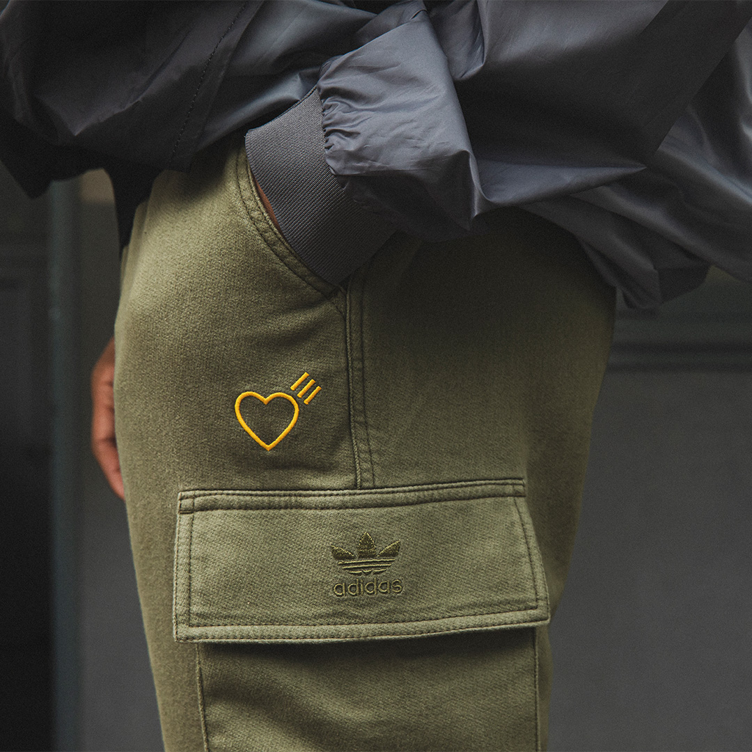 아디다스 오리지널스 by 휴먼메이드 11월 25일 발매 예정.

nigo의 브랜드 Humanmade와의 두 번째 협업.

"The future is in the past"라는 메시지를 기반으로, 스포츠 헤리티지와 미래적 디자인을 결합한 컬렉션을 선보입니다.

▼판매처보기
bit.ly/2IRF5jn

#아디다스오리지널스