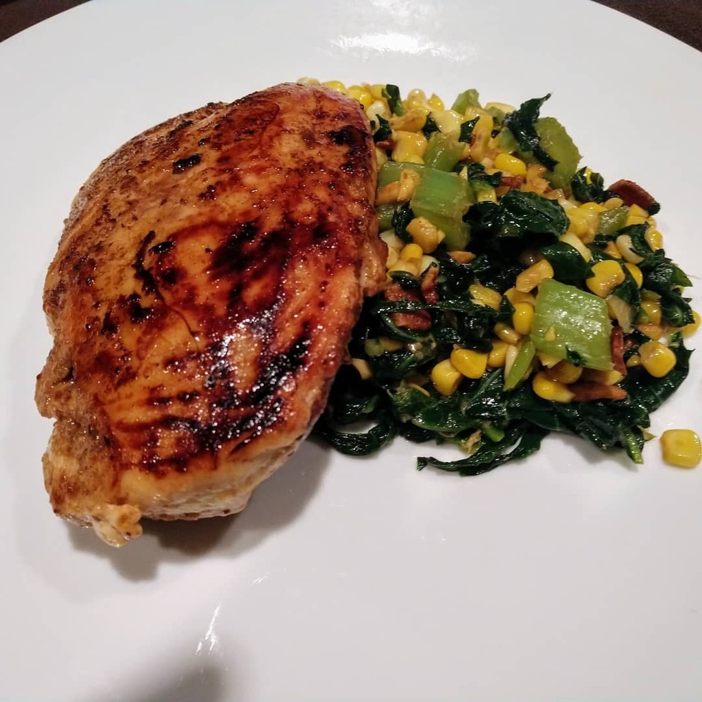 WeekendCook's tweet photo. Balsamic Chicken with Corn and Swiss Chard

Recipe below from @foodnetwork #fnmag  #chicken #dinner #homecooking #delicious #foodie #foodpics #yum #nomnom 
https://t.co/mLxKU72ECm https://t.co/P1r9ljgkBY https://t.co/M8HlP9mOCz