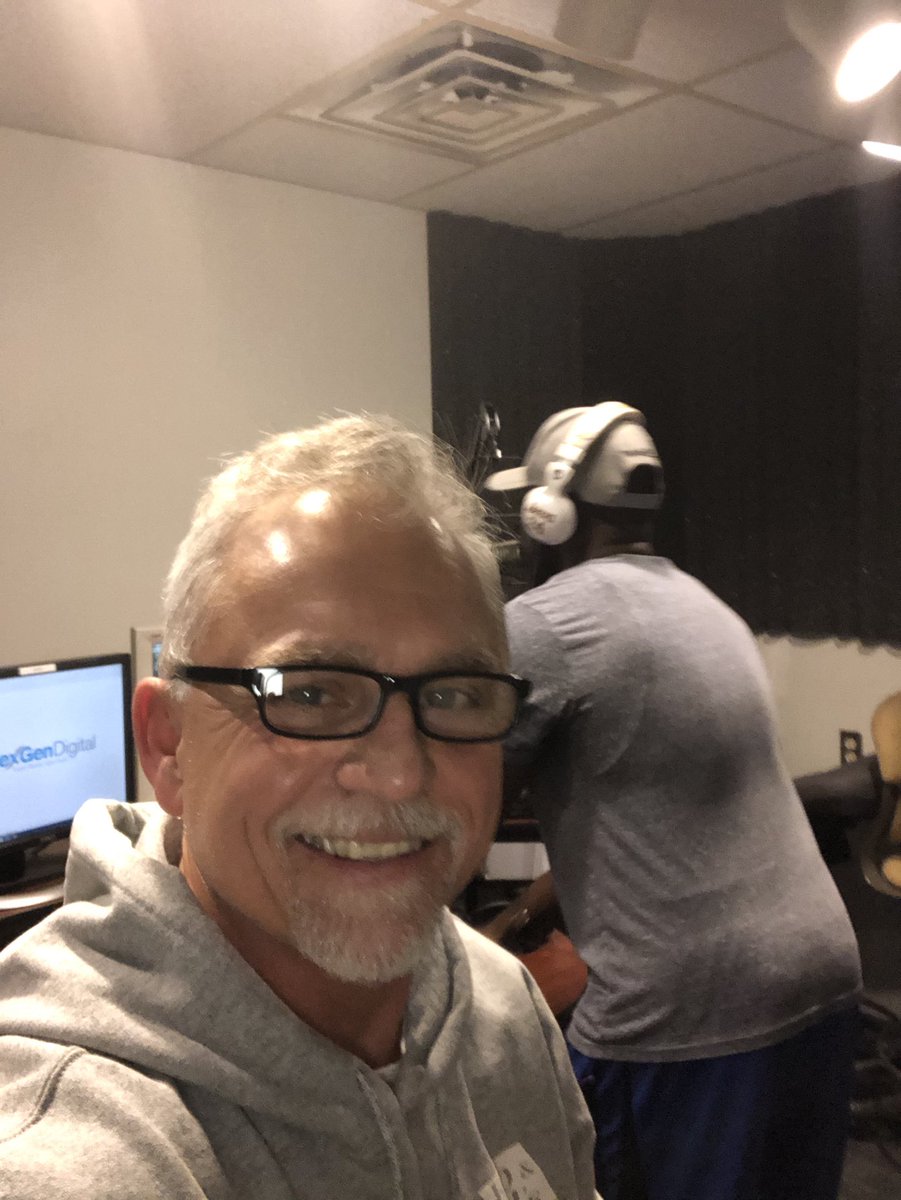 RogerDoyleScott's tweet photo. Uh Oh! The latest Razorback Song is ready to drop! And it was written, produced, and features, the talent of @theradiomaker! Tomorrow morning in The SWNN! The man has got skills! #MakingItDoWhatItDo! #funtimeinthestudio https://t.co/5uhnamnBlx