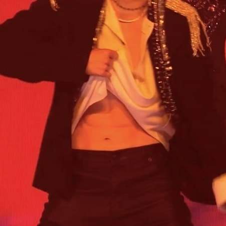 that_me_fg's tweet photo. Y si les hago un hilo con todas las capturas de pantalla que hice del concierto? 🥺 ❤️ https://t.co/sShjBRbifv