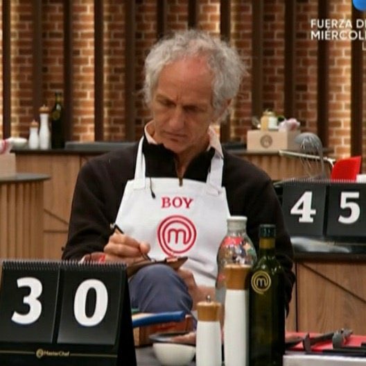 MistycMay's tweet photo. Querido Diario: La estan re ayudando a Leti, Yo también estoy hasta los huevos.. Que hago, Lloro también? Pa que me ayuden tambien xD #MasterChefArgentina https://t.co/kODmMohUd2