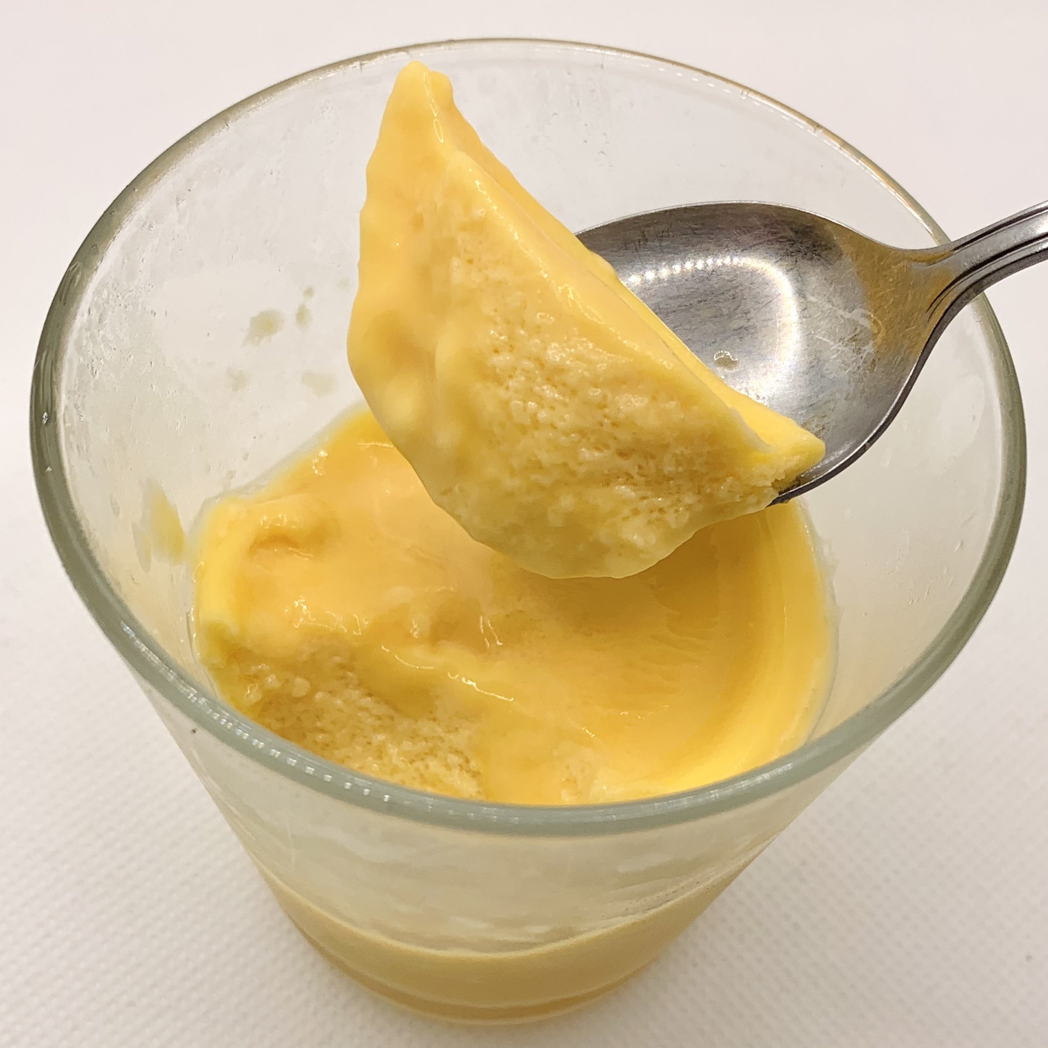 تويتر Zapa على تويتر バニラエッセンス バニラエッセンスを仕入れてきたので 目薬みたいなバニラエッセンスをプリン 液に投入してみた 鍋で蒸したプリンの香りが少しバニラになった プリンの上からカラメルソースをかける場合 バニラエッセンスは必須というわけ