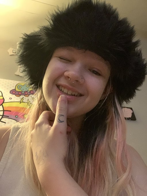 @salemknightley It&rsquo;s true https://t.co/0votUOzyuR<a class="tags" target="_blank" title="On Twitter" href="/?out=eyJ0eXAiOiJKV1QiLCJhbGciOiJIUzUxMiJ9.eyJpYXQiOjE3MjE4NjQ4NTUsImlzcyI6InR3cG9ybnN0YXJzLmNvbSIsIm5iZiI6MTcyMTg2NDg1NSwiZXhwIjoxNzUzNDAwODU1LCJyZWRpcmVjdF91cmwiOiJodHRwczovL3R3aXR0ZXIuY29tL3NhbGVta25pZ2h0bGV5In0.Rfpg4ehKD_oKoRN5G11TkhgFndpNygzO1p-AVM6abA3-X2PoDuVxnpa4b8QuZ2GDG21PWrzfYz2ZahSM5Ya7Ag">@salemknightley</a>