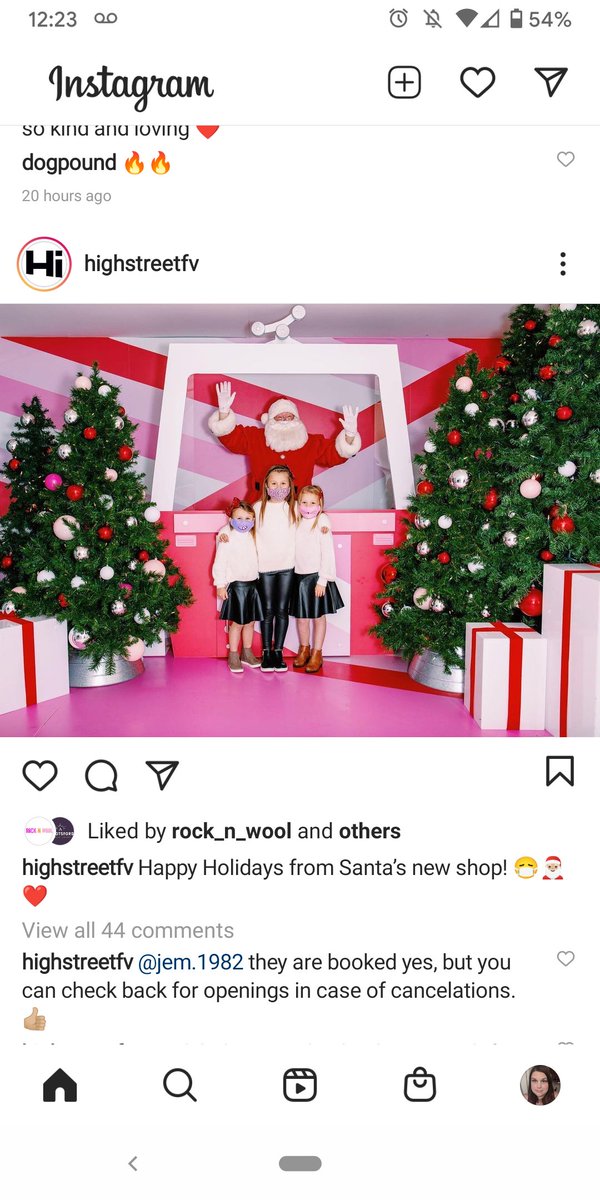 Chels19845's tweet photo. Stop this insanity now! I will not allow my children to participate in this BS not ever!
#wewantnormalstantaphotos2020
#bringsantaback
#NoNewNormal 
#keepsantaoutofcovid https://t.co/6j4UnIuzK5