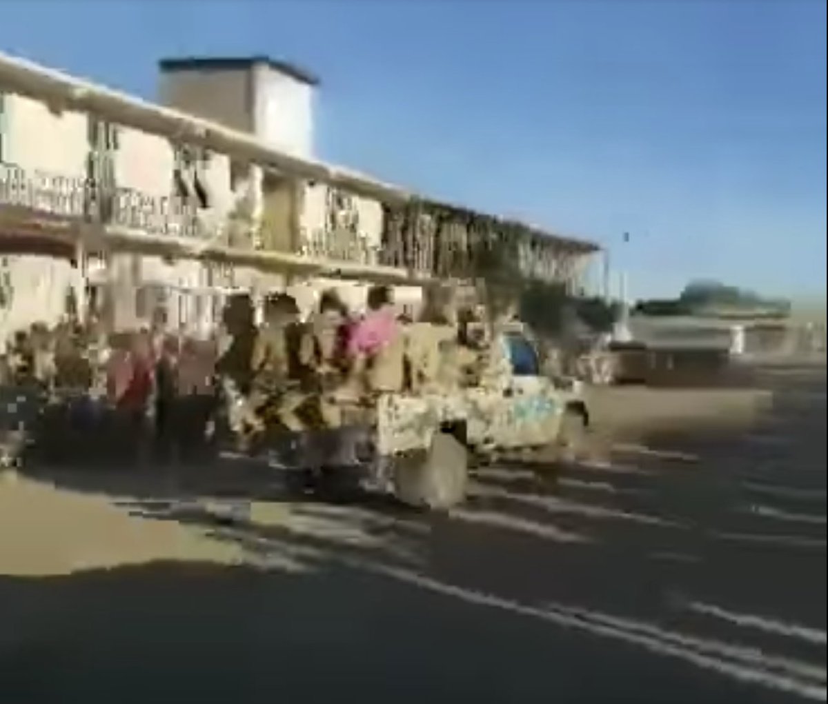 November 14, 2020 footage confirms that Amhara region's Special Force (regional paramilitary) took control of Adi Ramets last week, indicating a major (and seemingly uncontested) push into Tigray's western highlands  https://facebook.com/100034675000364/videos/420524402446723
