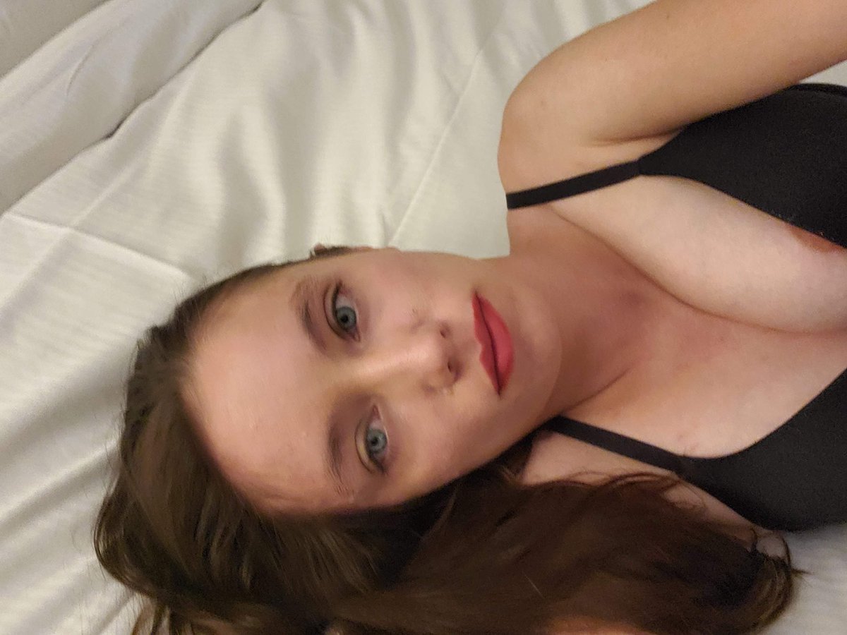 HannahLovegood3's tweet photo. Sad night all alone in this comfy bed up!! #Lonely #photography #Phoenix #mfcgirls #models #SadGirl #naughtty https://t.co/qbgfZLAc2D