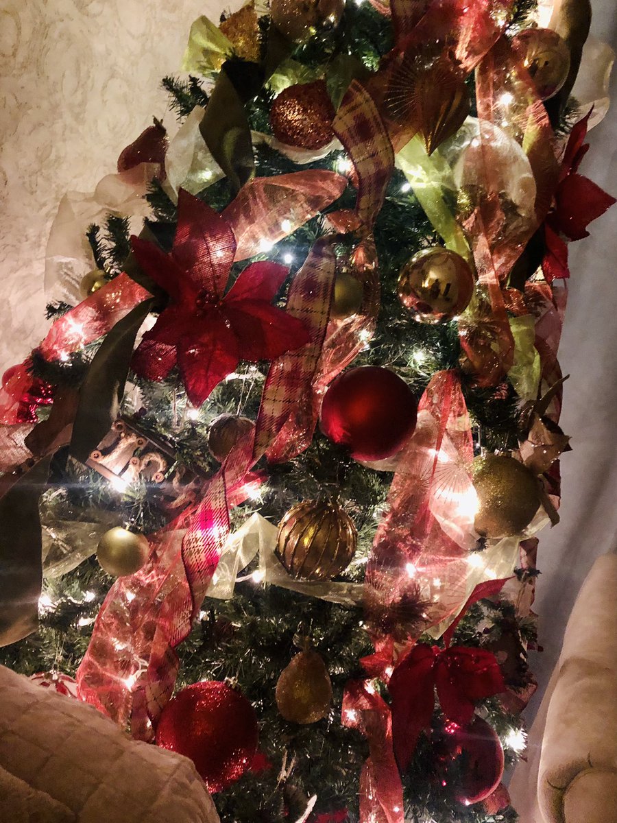 karlagamezavila's tweet image. domingo en casa #xmastree 🎄#homedecor #lovexmas ☺️🙌🏽
