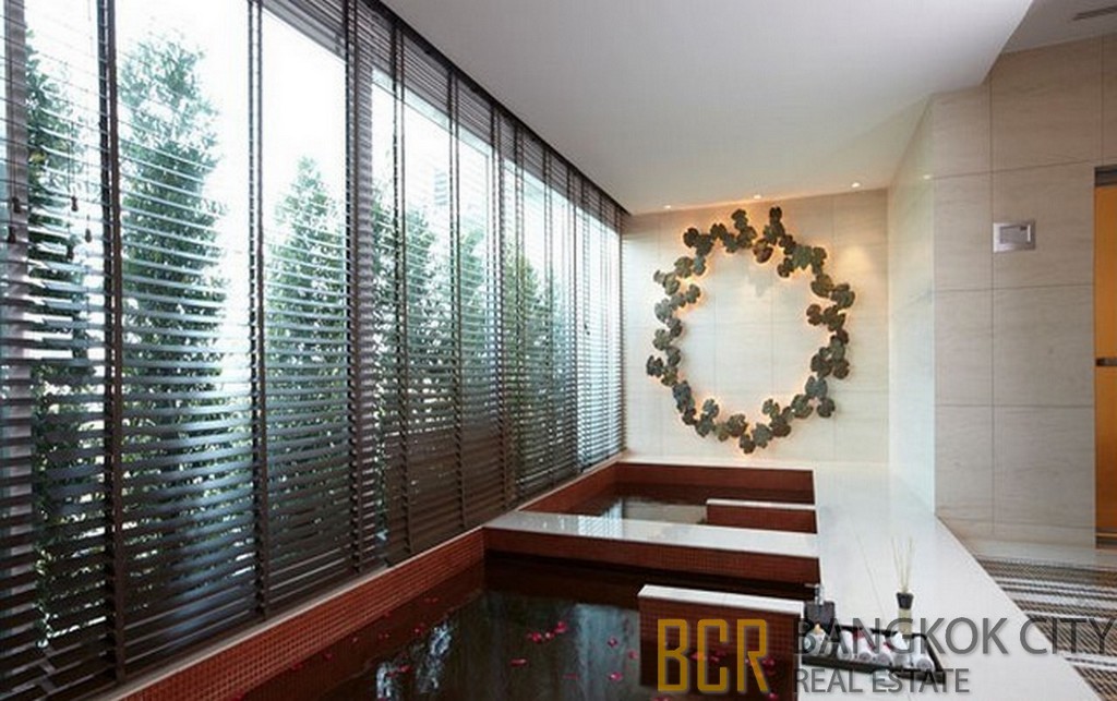 BCR_Updates's tweet image. The Circle Luxury Condo features a whole host of magnificent facilities and amenities. #swimmingpool #freeformpool #fitness #gym #onsen #luxuryliving #luxurylife #luxuryresidence #primelocation #Petchaburiroad #airportlinkMakkasan #specialprice