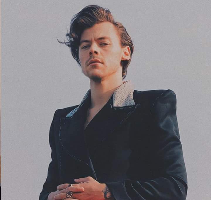 Luseli7's tweet photo. VAMOS QUE SI SE PUEDE
#golden by Harry Styles
#AMAs #AMAsTNT https://t.co/xlTaY5sPzM