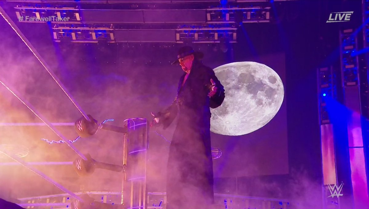 Superkick_TV's tweet image. Después de 30 años termina oficialmente la carrera del Undertaker #FarewellTaker #ThankYouTaker