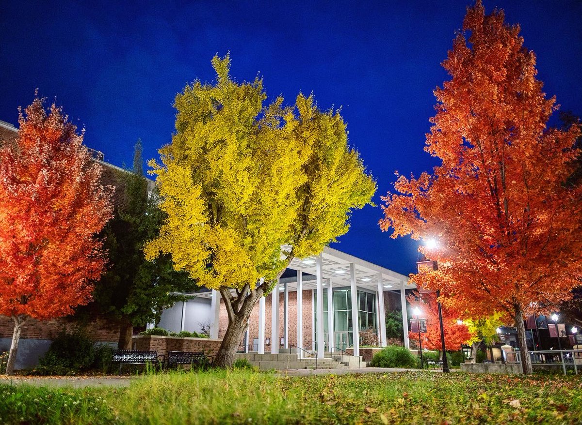JasonHalley_CSU's tweet photo. The colors at twilight were a bit surreal. @chicostate https://t.co/r6RVnrdMh0
