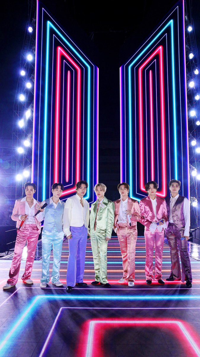 xooxoodia's tweet photo. Cuma bangtan doang yg sampe nyewa stadium buat prerfom di amas :)💜💜💜

BTS WORLD DOMINATION 
#AMAs #ARMY #Dynamite https://t.co/uiIlS6vchn