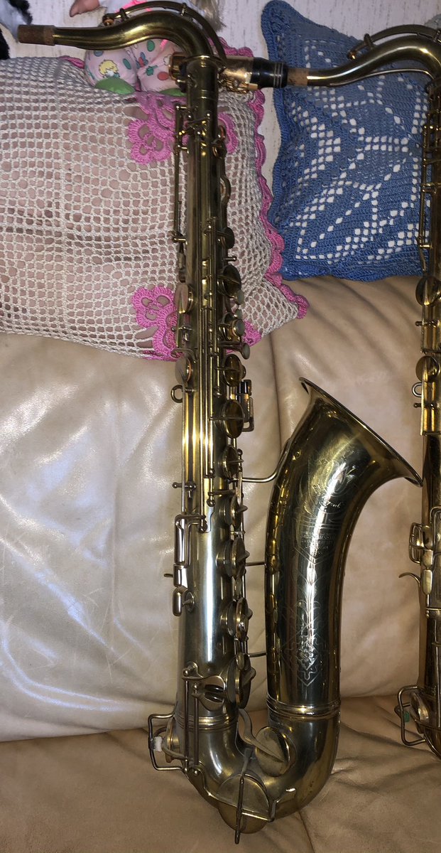Conn_oisseur's tweet photo. @sallyacb275 Still playing on these British saxophones. A gold plated ‘The British Band Instrument Co. Ltd.’ (Boosey &amp; Hawkes) tenor from the 1930ies, &amp; a J. Albert ‘saxosolophone’ (alto) from the 1900ies. What a nice &amp; sweet sound they have😊
#AwfullyBritishTimeCapsule
#AnglophileForever🇬🇧 https://t.co/M3VGH9Jx5n