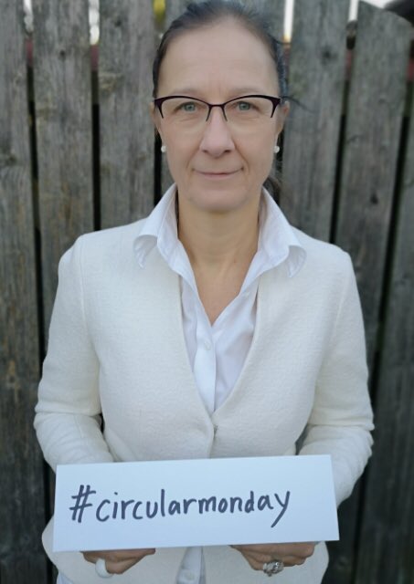 ”Var med och bidra till den cirkulära omställningen. Handla cirkulära produkter och tjänster,” hälsar CirEkos Ann-Sofie Granzell.

Läs mer om Cirkulär Monday här: circularmonday.com