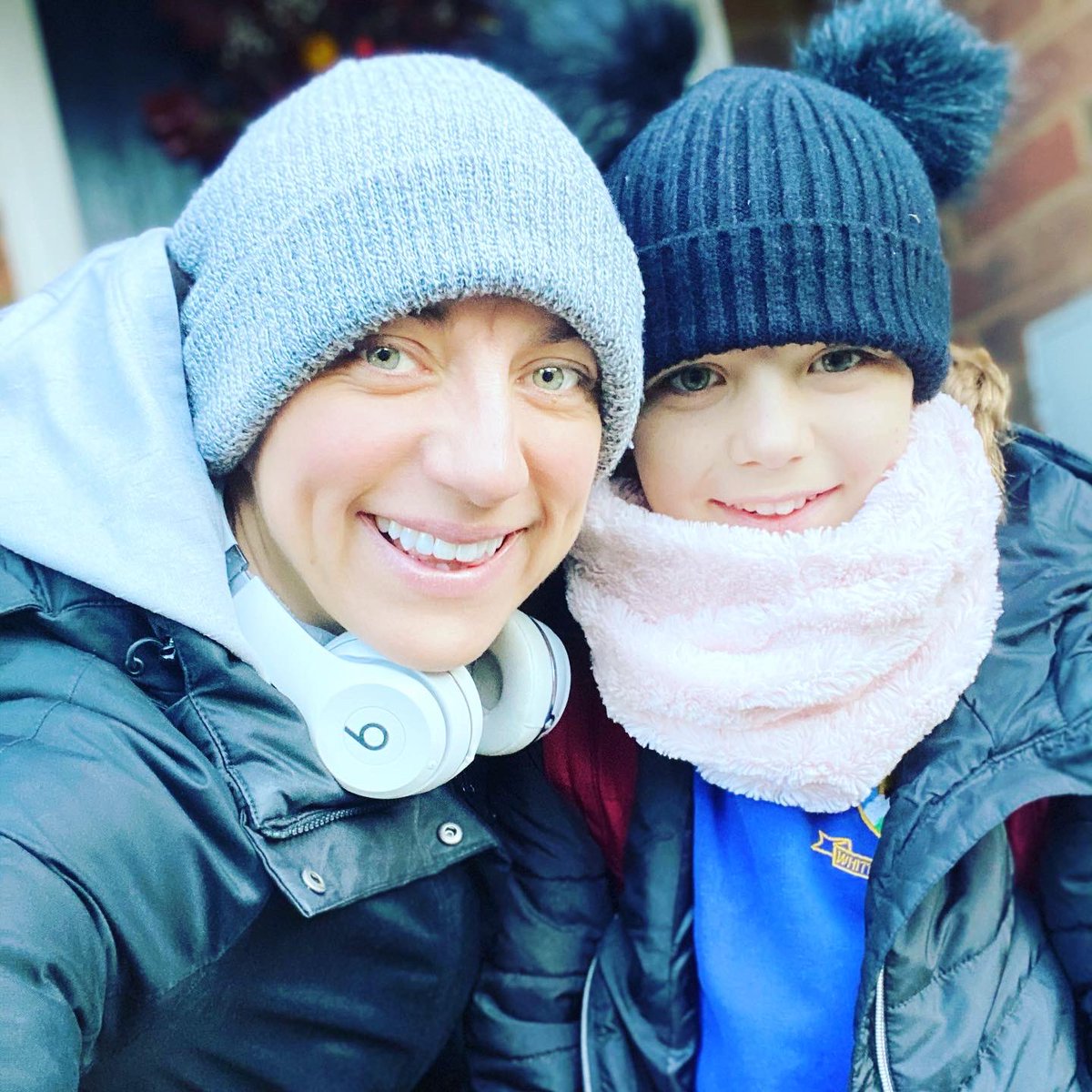 littlemisswoww's tweet image. School run on a chilly 🥶 Monday 💙 #mummyandruby @whitehilljunior