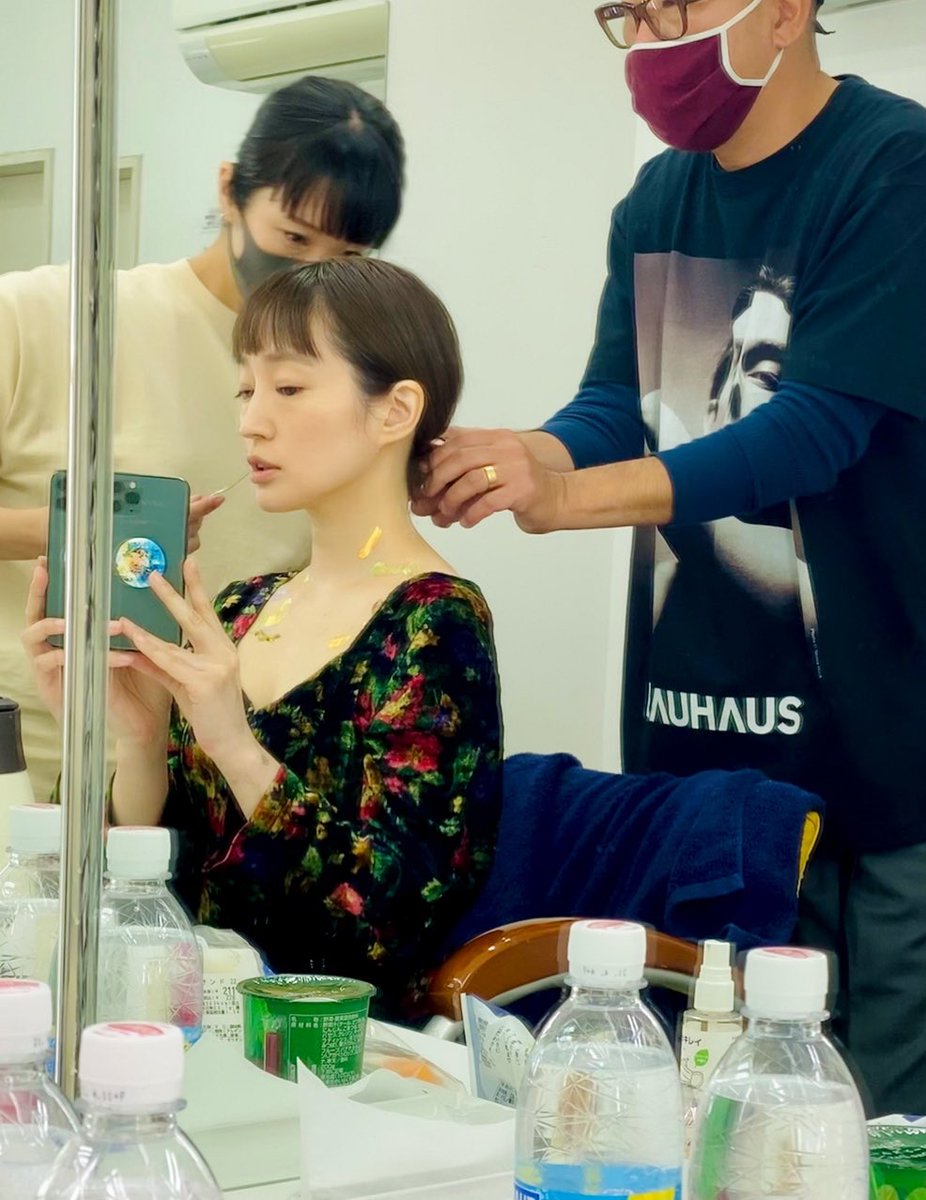 安藤裕子 今回の撮影は久しぶりにメイクさんをお呼びしたのです 何故なら自分のお顔をキャンバスに色々描いて欲しかったから いつもながらのこだしろさんに Naoyoshida さん ペイントの色合いがとっても素敵でした 羽織かわいい 棟方志功風 Handpainted