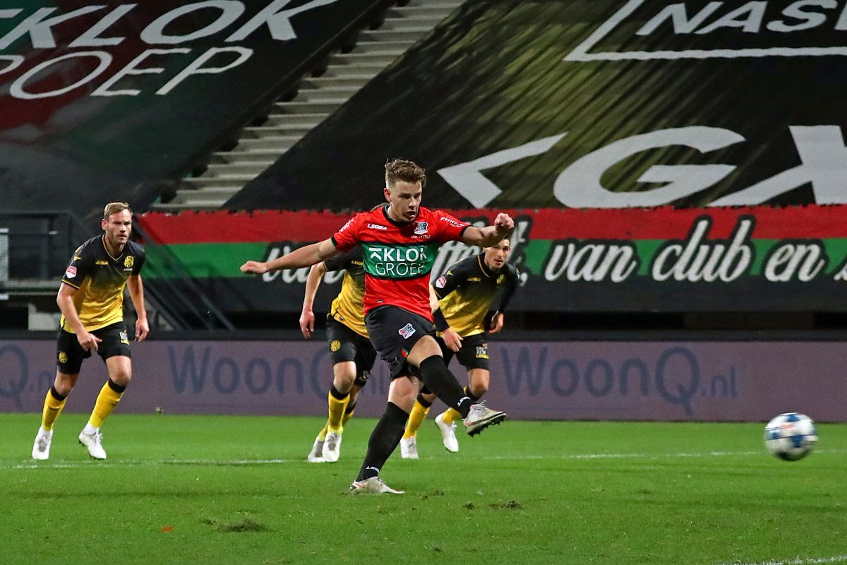GoudenKansen's tweet photo. BLOG | "Vanuit het perspectief van talentontwikkeling kwamen er veel meer positieve gedachten bij mij naar boven." Martijn Spithoven zag de talentvolle @necnijmegen speler Syb van Ottele vrijdag een penalty missen, maar zag wat positiefs: https://t.co/jE5xAIkb37

📸: Rob Koppers https://t.co/zQtYRrefNg