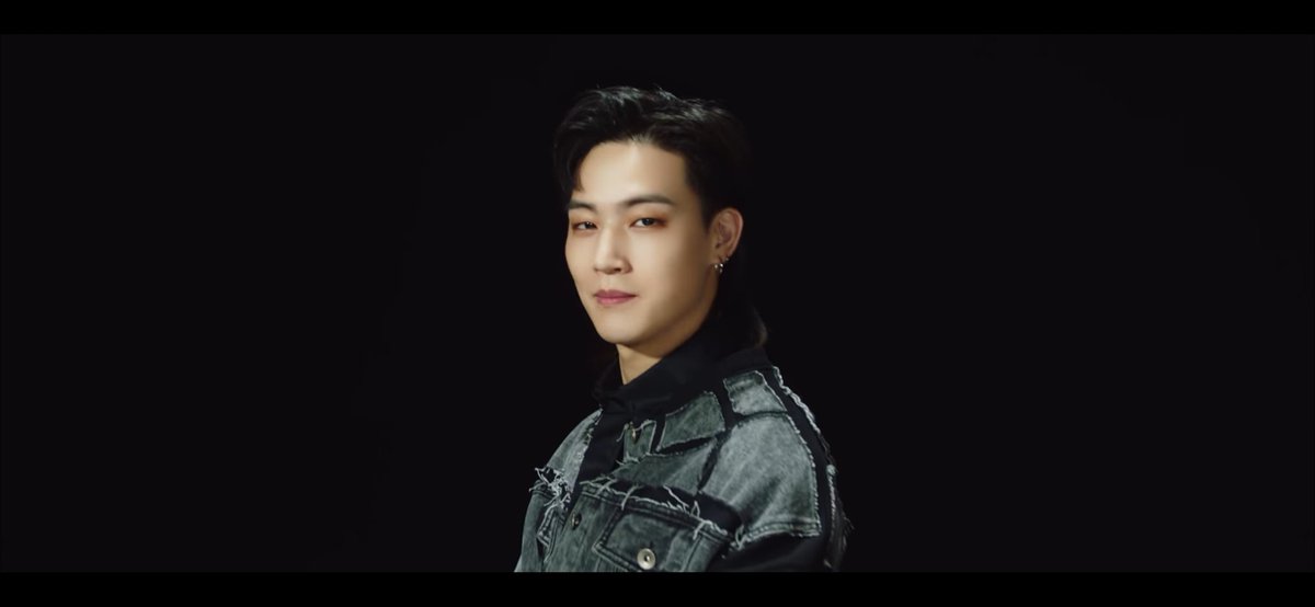 Lee_Min_98's tweet photo. #GOT7_LastPiece #GOT7_Breath #GOT7 @GOT7Official #GOT7_BreathofLove_LastPiece 

Как гритца, спасибо что живой. Думала не доживу до этого памятного дня. Наконец-то они вернулись. ㅠㅠ

https://t.co/OWMviHFBUE https://t.co/ybII8dPMOD