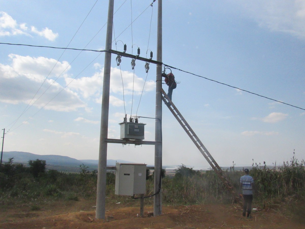 KayonzaDistrict's tweet image. #Ndego ni umwe mu mirenge 12 igize akarere ka #Kayonza. Wabayeho nyuma ya jenoside yakorewe abatutsi mu 1994, ubutaka buwugize bwahoze buri muri pariki y’#Akagera, ubu ukaba ukorerwamo cyane cyane ibikorwa by’ubuhinzi n’ubworozi, kandi ukaba warihuse mu iterambere.