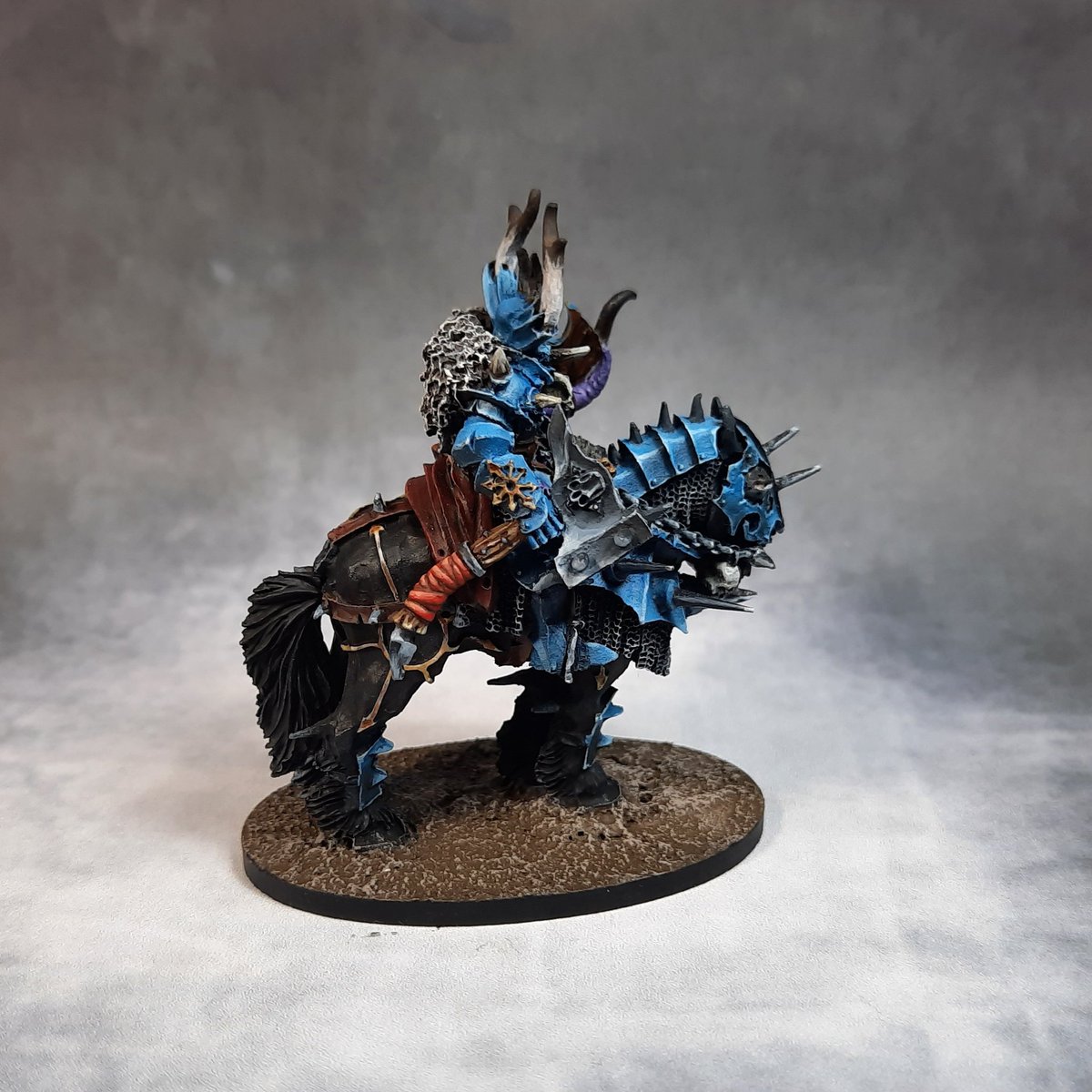pan_hammer's tweet photo. Chaos Lord on Daemonic Mount #slavestodarkness #paintingwarhammer #ageofsigmar https://t.co/XQDVP5H01z