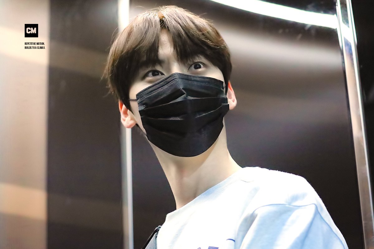 climax950809's tweet photo. 201117
ㅠ...왕큰기염댕...
#민현 #황민현 #MINHYUN #ミニョン #黃旼炫 #뉴이스트 #NUEST #가자민현아 #고은택 #라이브온 https://t.co/lQHGFnoQs1