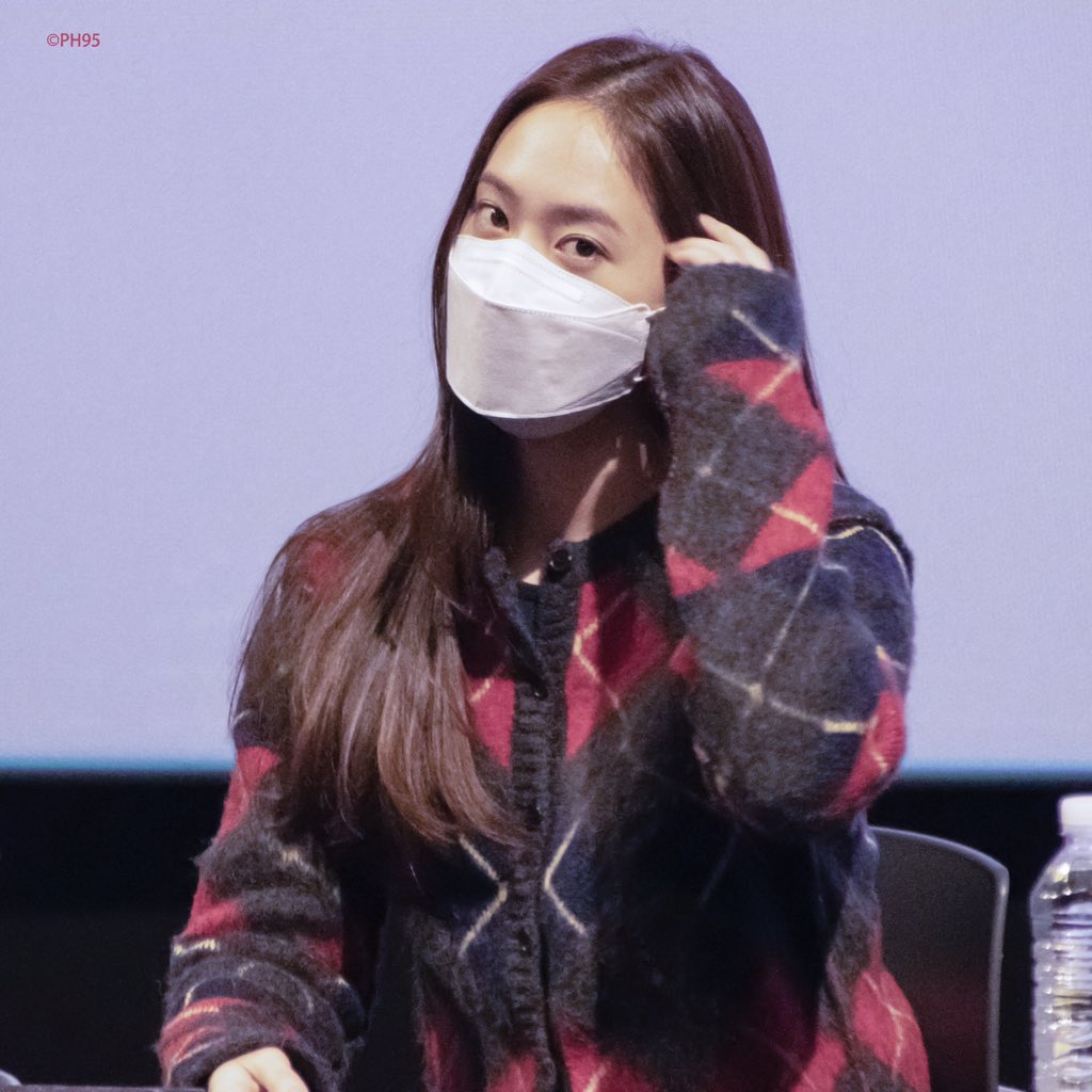 ph090905's tweet photo. 201122 #애비규환 
CGV 용산아이파크몰 GV

#정수정 #크리스탈 
#JungSooJung #Krystal https://t.co/0X6n35glmo