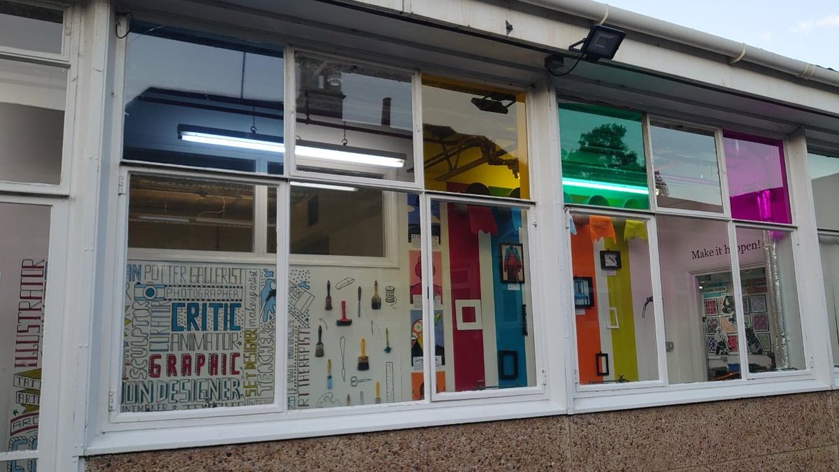 LPArtDesign's tweet photo. As another week draws to a close, we've been busy adding a splash of colour to the department windows. On sunny days our students will now be walking through a beautiful & vibrant colour palette. 🌈💡
@LPSchool
#inspiringsurroundings #lightandcolour #FridayFeeling https://t.co/9pGUfl2jre