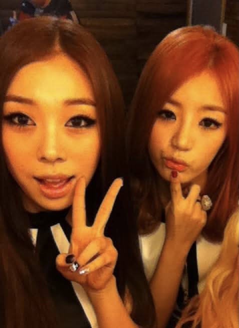 LC__Ashley's tweet photo. Happy birthday to our lovely eunb 🤍🤍🤍🤍 i miss you and your lovable, bright energy &amp; smile🍋🌼 생일축하해 우리 은비타민 :) https://t.co/5nX394GluA