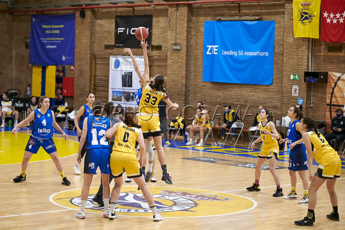 realcanoe's tweet photo. El .@Sinergia_SL .@realcanoe #baloncesto derrota en Pez volador al .@CBClaret por 65-57 en la 8ª jornada de la #LigaFEM2... https://t.co/oqKv1uGrGa #vamoscanoe https://t.co/M7KjdtIUyU