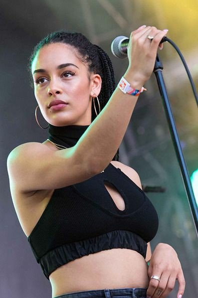 HIGH6ST's tweet photo. Jorja Smith https://t.co/oUN8edNcpA